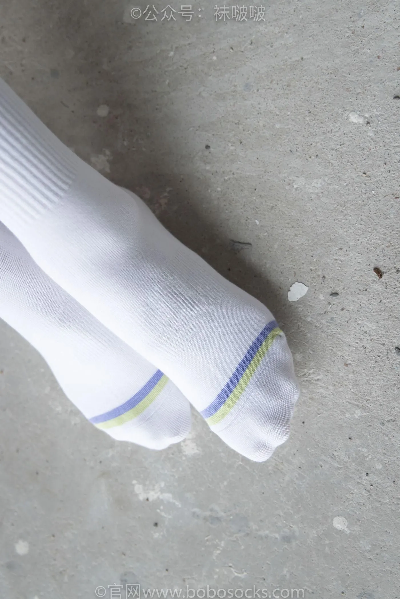 [BoBoSocks袜啵啵]NO.025 熊熊-安踏运动鞋、白色棉袜（踩脏）、裸足 [146P]插图